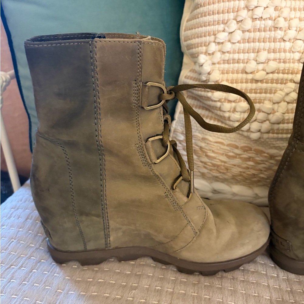 Sorel Women's Joan of Arctic Alpine Tundra Wedge Boots - Picture 6 of 12